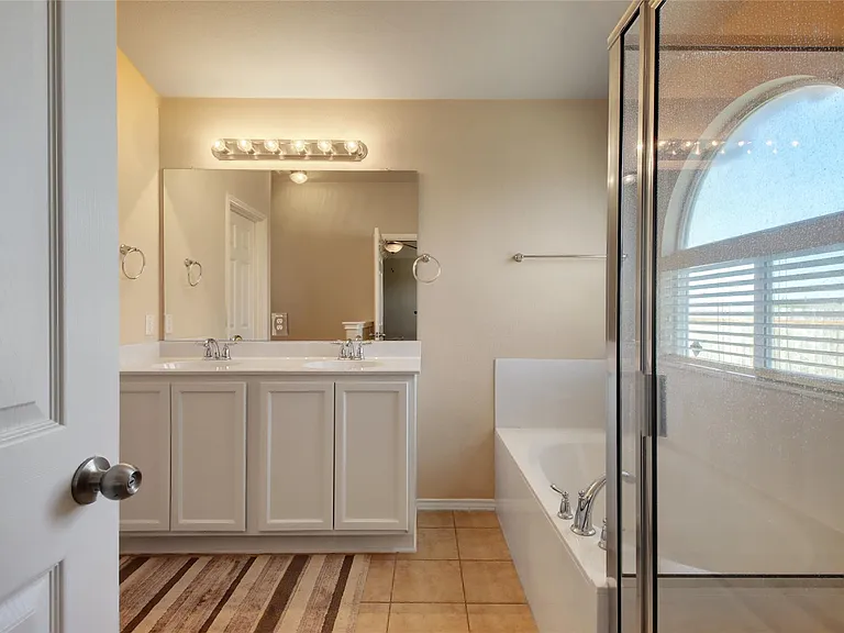 2731 Herrington Cv — Photo 23