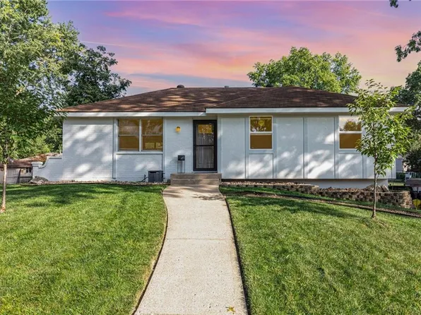 1616 SE 1st Street Ter, Blue Springs, MO 64014