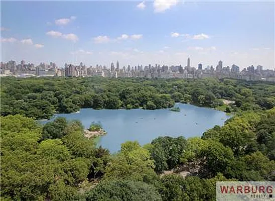 Sold by Warburg | media 22
