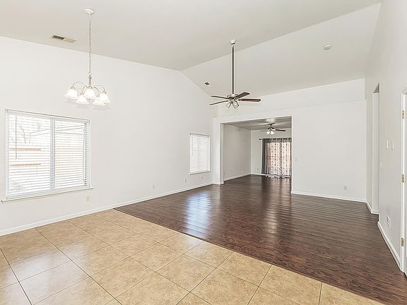 3rd image of 3770 W Princeton Ave