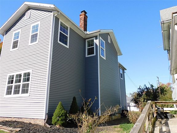 4th image of 516 E 3rd St