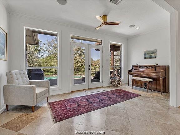 4th image of 9618 Whispering Rdg