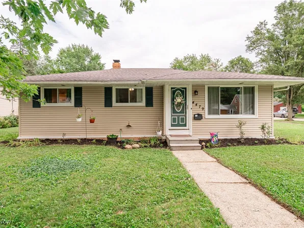 4479 Columbia Rd, North Olmsted, OH 44070