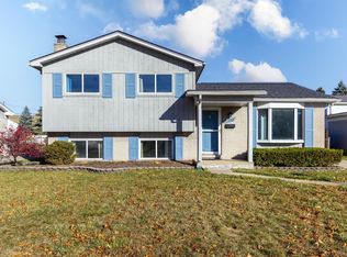 13663 Riverwood Dr, Sterling Heights, MI 48312