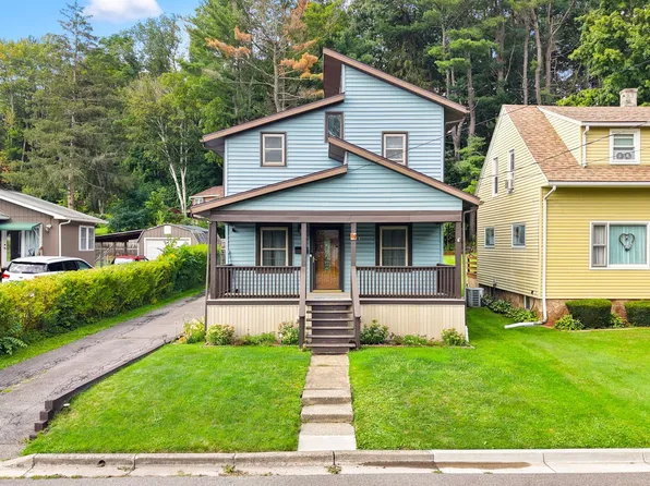 19 Oak St, Johnson City, NY 13790
