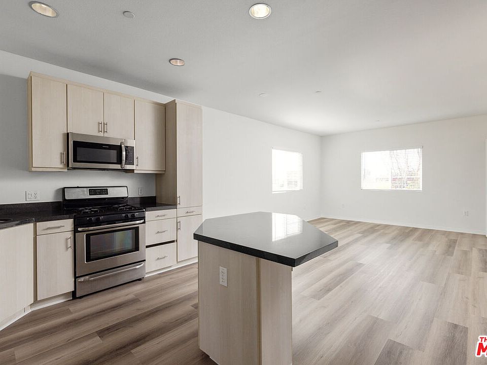 1st image of 1408 W Washington Blvd APT 206