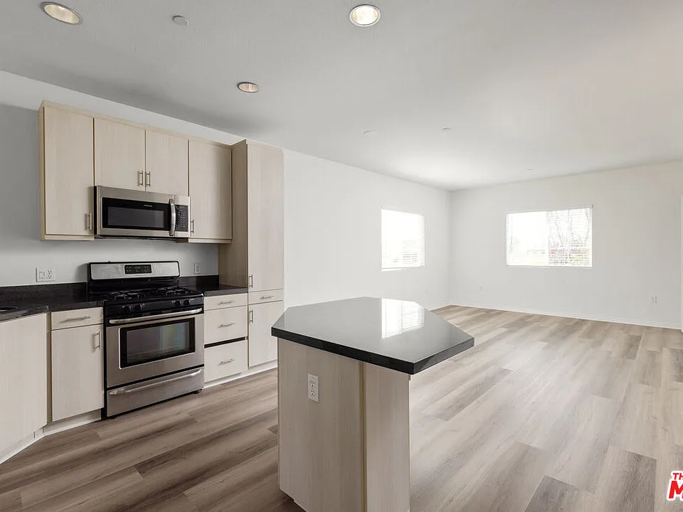 1408 W Washington Blvd #206