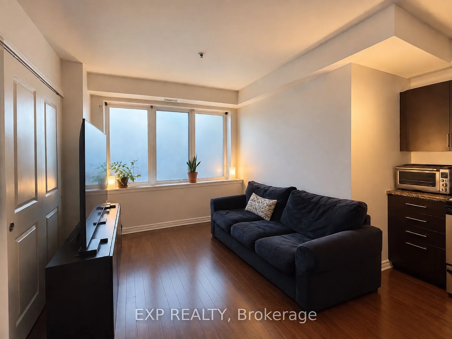 429 Kent St — Photo 4