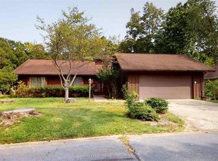 2 Delta Dr, Huntington, WV 25705