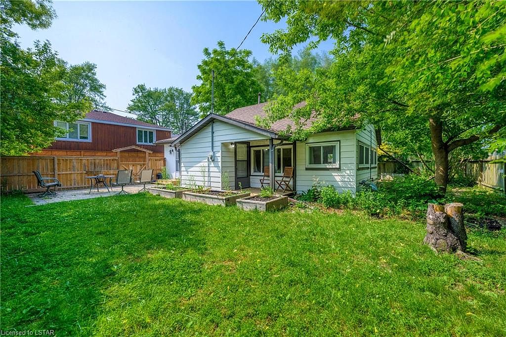2706 John St, Sarnia, ON N0N 1C0 MLS 40454297 Zillow