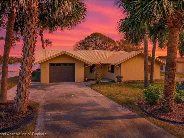 736 Memorial Dr, Sebring, FL 33870