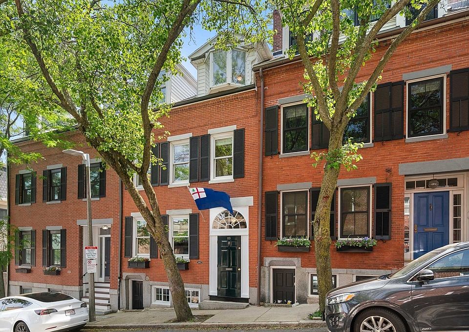 1st image of 115 Baldwin St
