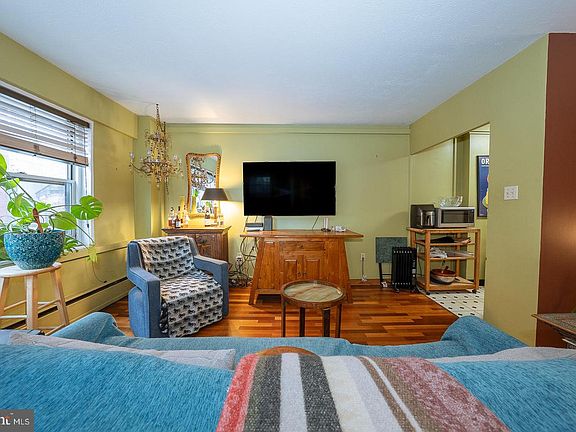 3rd image of 118 S 21st St APT 210