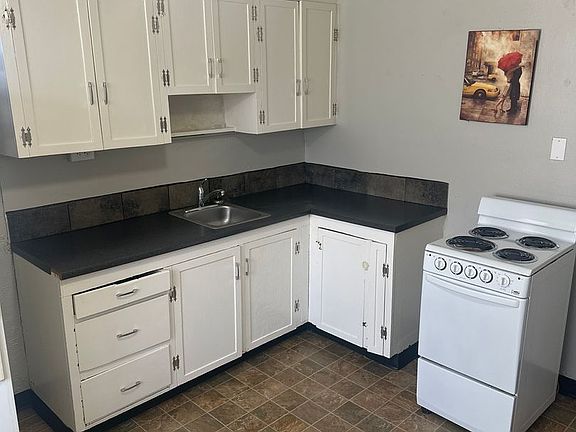 2nd image of 303 S Ivy St #B