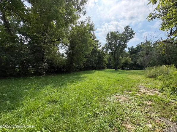 13512 N Blakely Ln, Louisville, KY 40272