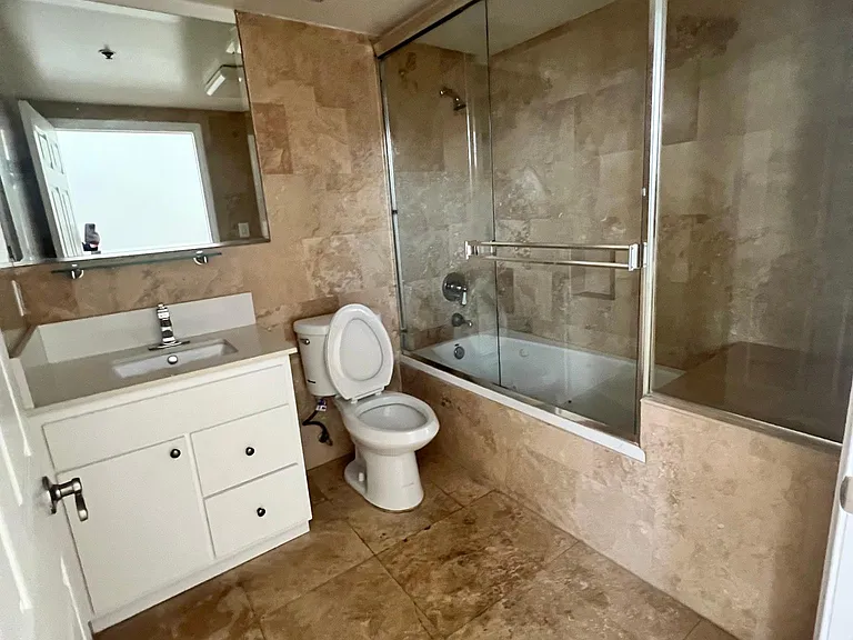 1043 S Grand Ave #8 — Photo 10