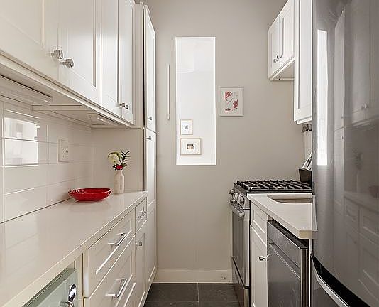 3rd image of 165 W 20th St APT 5C