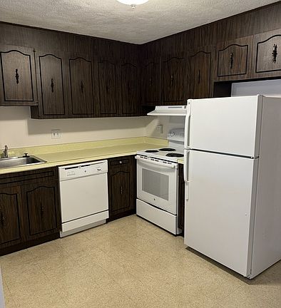 2nd image of 25 Brooks Park APT 10