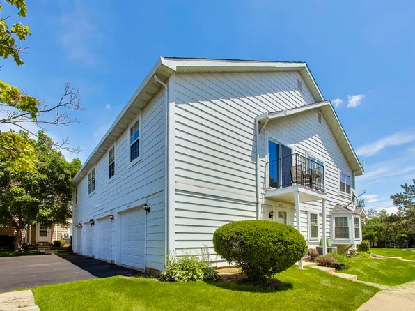 447 N Cambridge Dr #447, Palatine, IL 60067