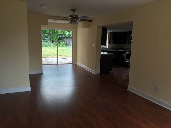 4th image of 717 NE 11th Ave