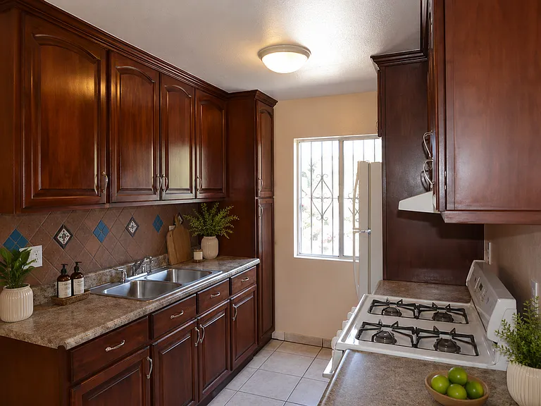 4271 Logan Ave — Photo 2