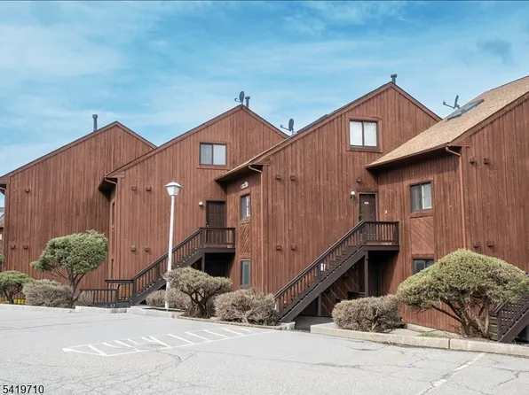 1 Onuma Ct BLDG 1 #8, Vernon Twp., NJ 07462