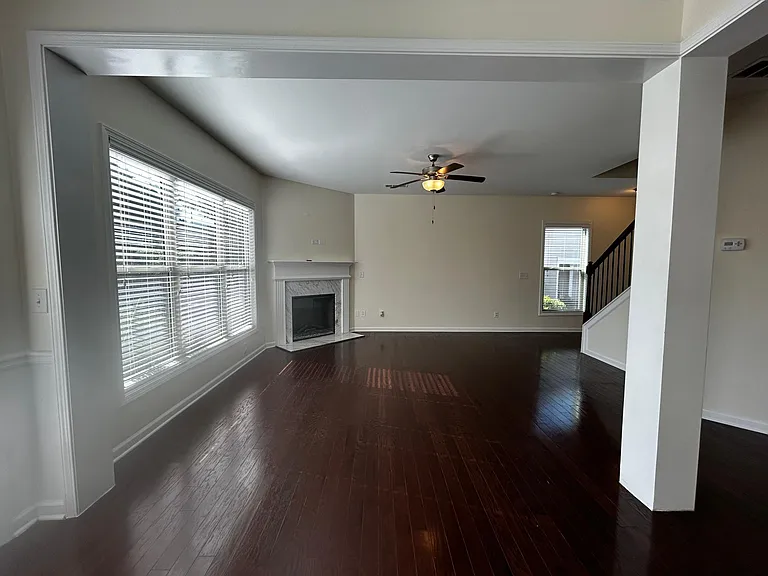 1047 Haley Woods Ct — Photo 4