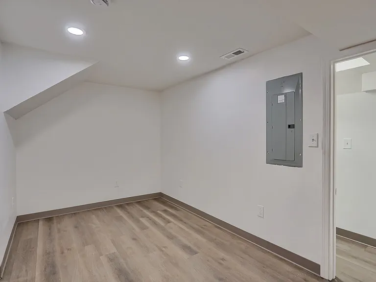 153 Kathleen Dr #1 — Photo 23