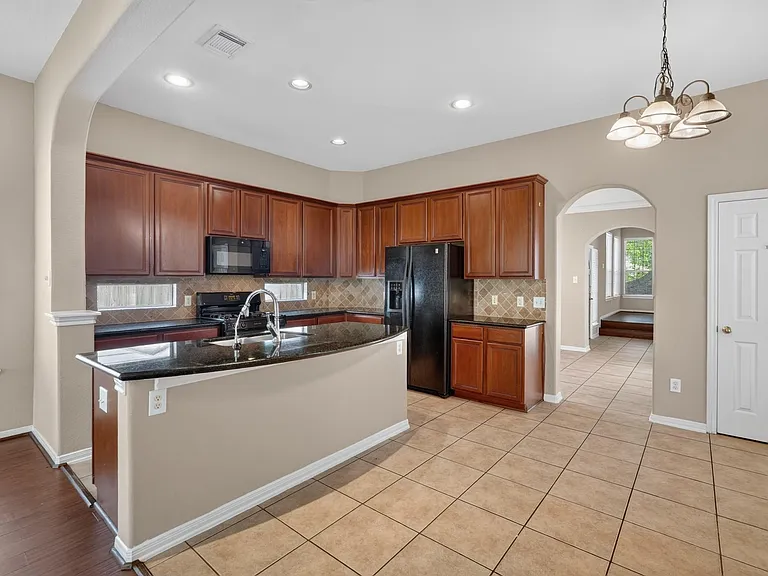 138 Zephyr Bend Pl — Photo 15