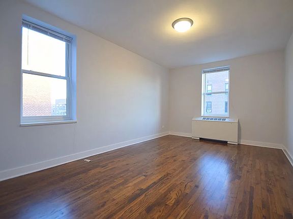 2nd image of 1540 Pelham Pkwy S #202E