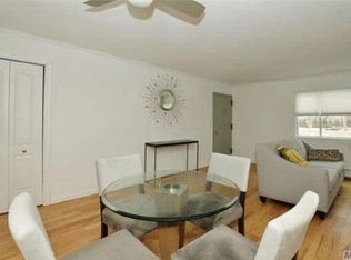 23 Mayfair Gdns APT 2L, Commack, NY 11725