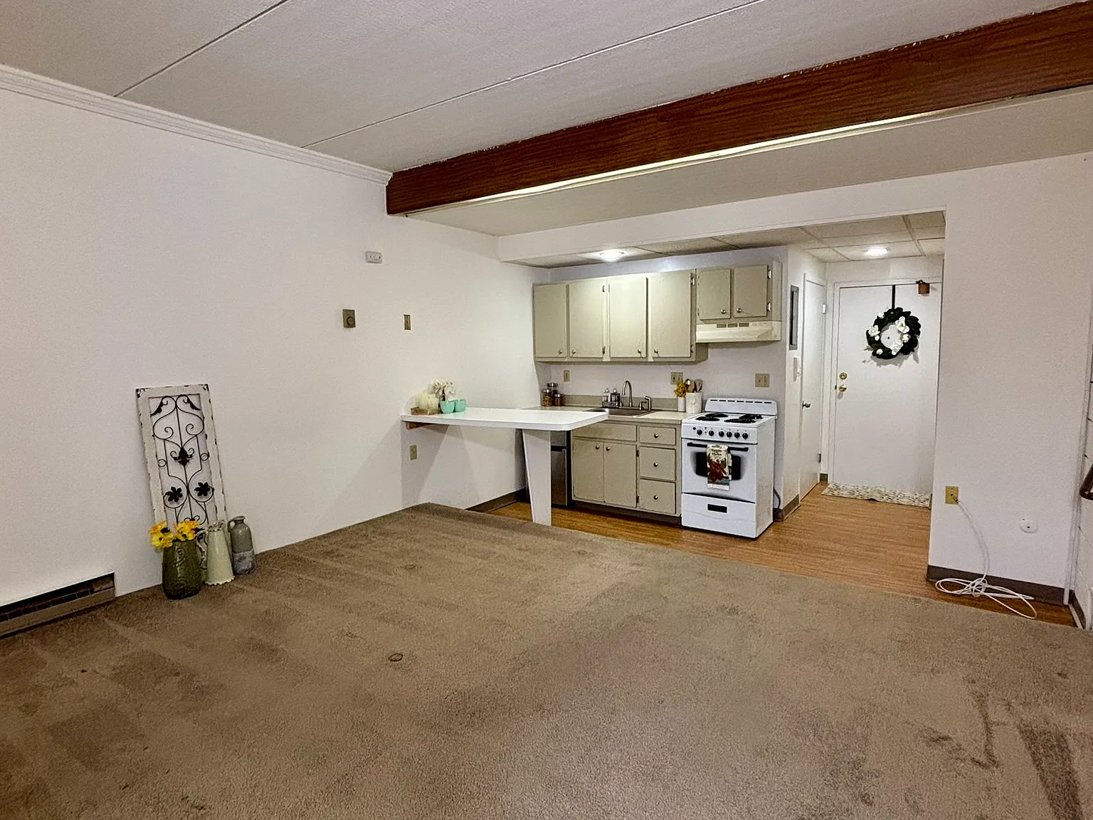 Sunrise Efficiency Apartments — Photo 4