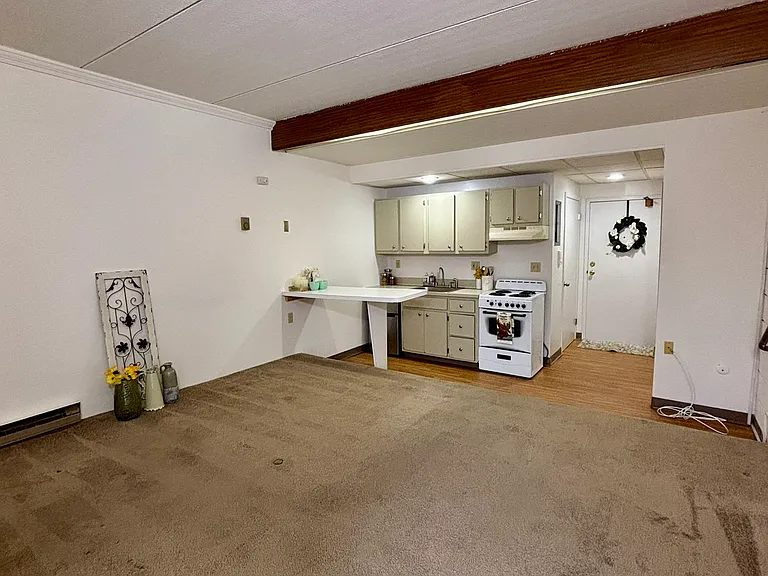 Sunrise Efficiency Apartments — Photo 13