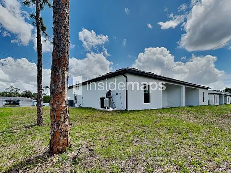 1133 Abrams Blvd — Photo 10