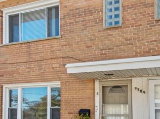 9509 Gross Point Rd #E, Skokie, IL 60076