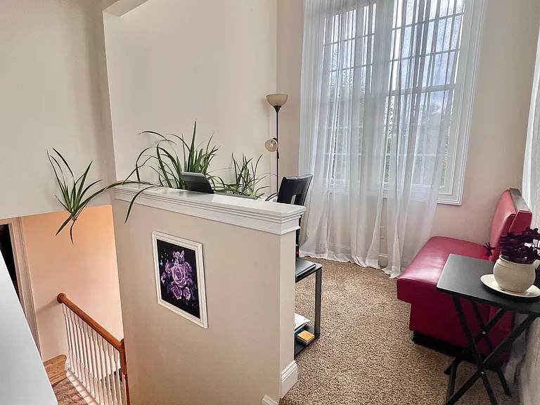 Study/Home office area-Between 2nd & 3rd floor- pic 1