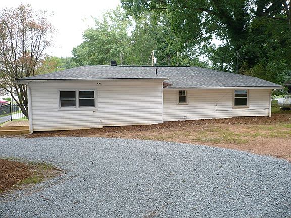 4th image of 407 Vaden Dr