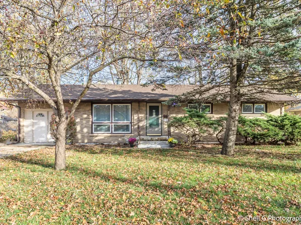 516 Evergreen Ln, Bradley, IL 60915