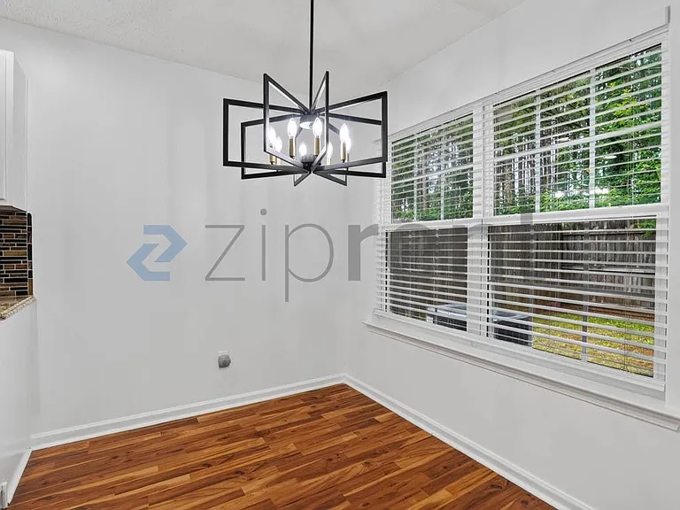 100 Oak Grove Pl — Photo 7