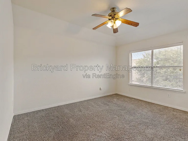 4409 Mitchell Ln — Photo 14