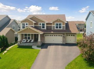8798 Bellevue Ct, Chanhassen, MN 55317