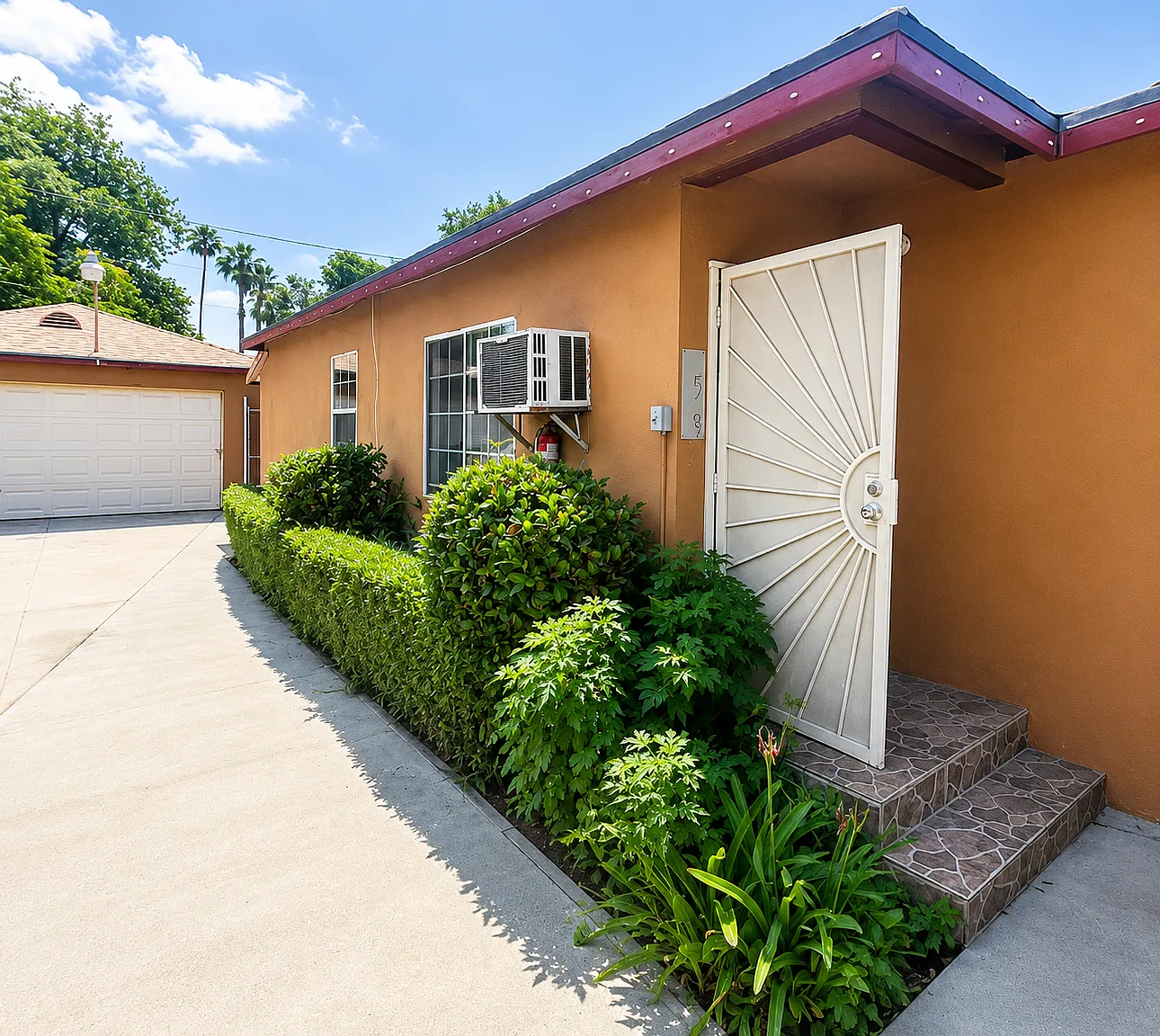 2 bed, $2,400 — Photo 1