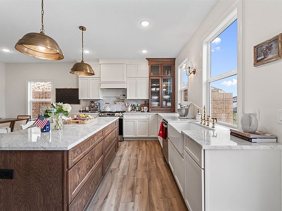 4th image of 4716 90th St
