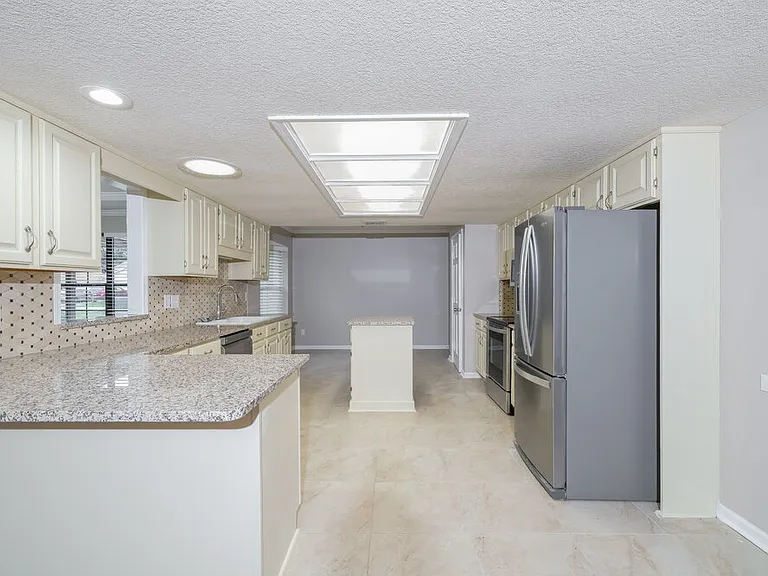1590 Rain Bird Ct — Photo 7