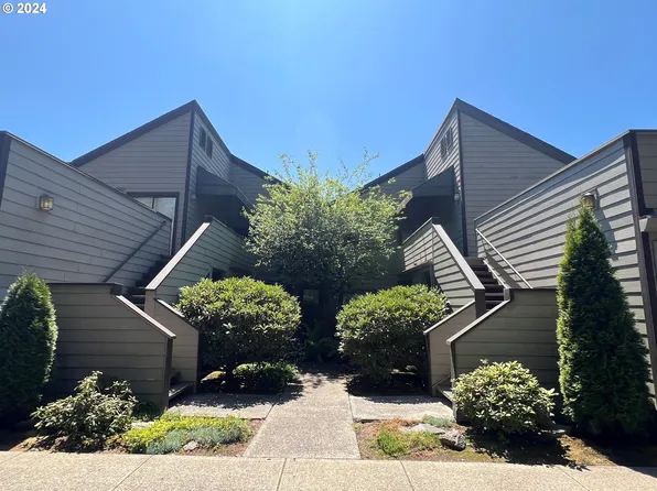 17007 SW Versailles Ln, King City, OR 97224