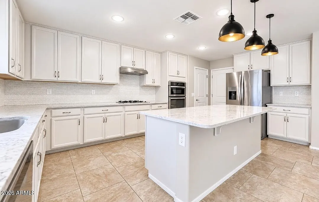 3 bed, 2.5 bath, 2375 sqft, $2,375 — Photo 4