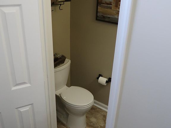 4th image of 504 Waters Cove Ct