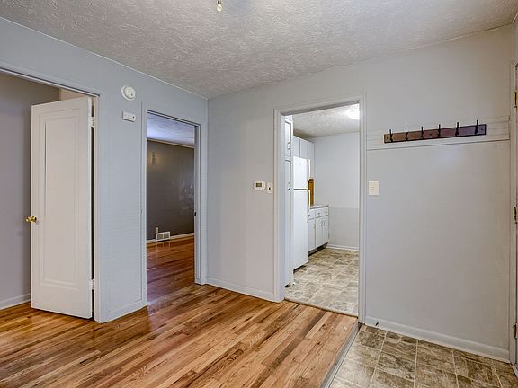 5th image of 6457 Parker St
