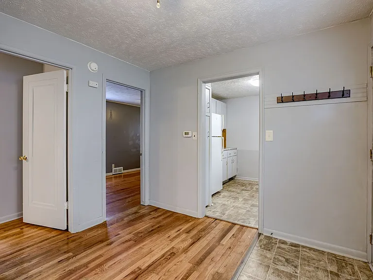6457 Parker St — Photo 5
