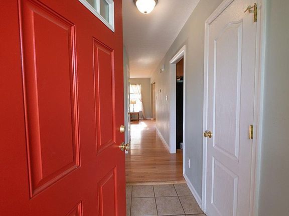 2nd image of 102 Lawton Ln
